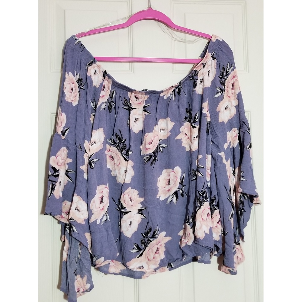 Bell sleeve floral top